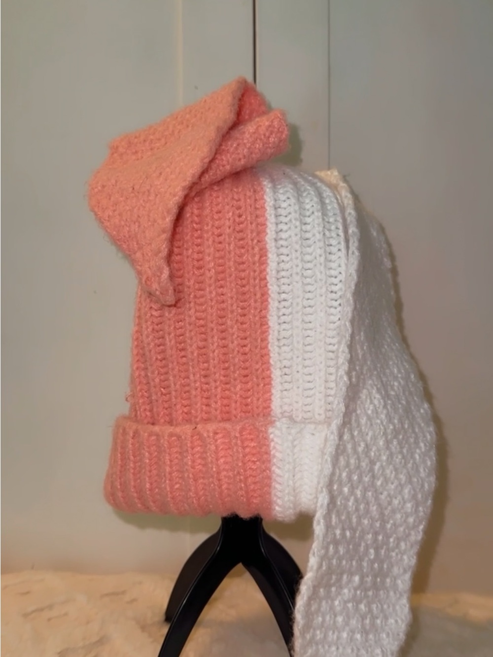 Knit 2 tone bunny ears hat (fits woman's head)